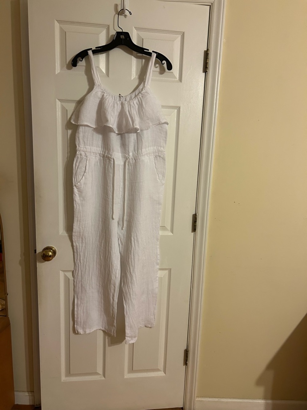 Fox White Linen Ruffle - Picture 3 of 11